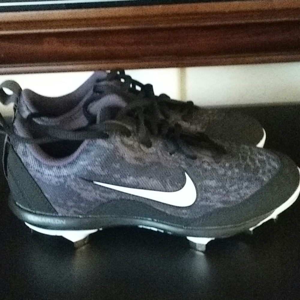 Nike - Picture 7 of 8